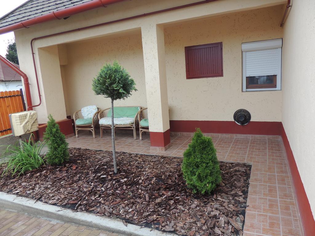 M&M Apartman Tiszafured Bilik gambar