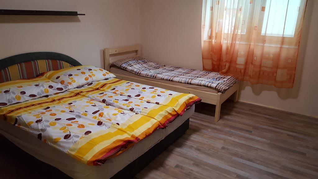 M&M Apartman Tiszafured Luaran gambar